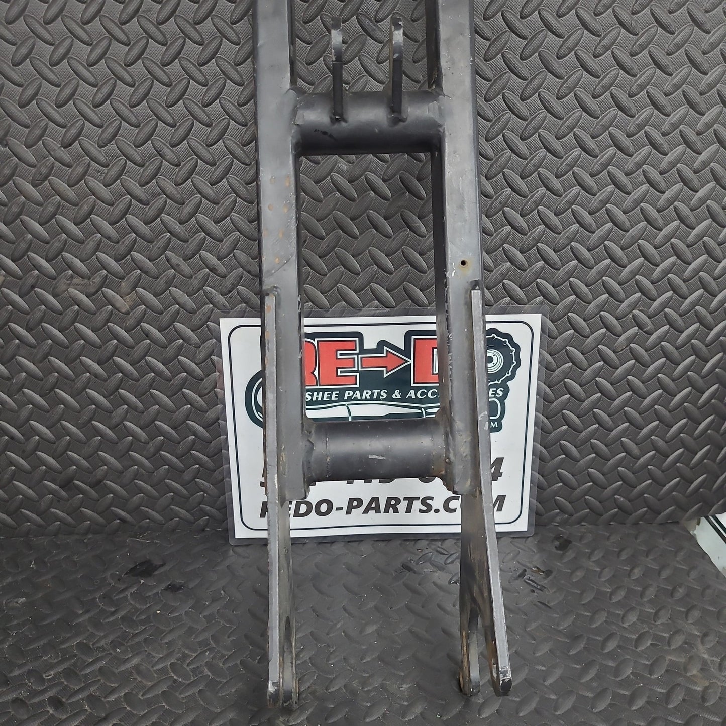 Aftermarket Square Body Swingarm w/ Round Style Carrier *USED*