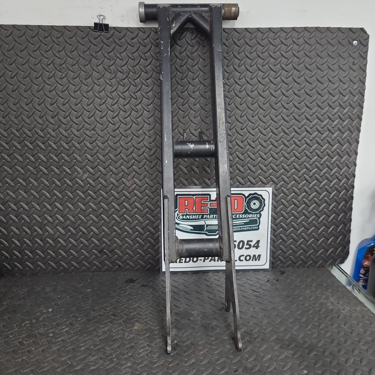 Aftermarket Square Body Swingarm w/ Round Style Carrier *USED*