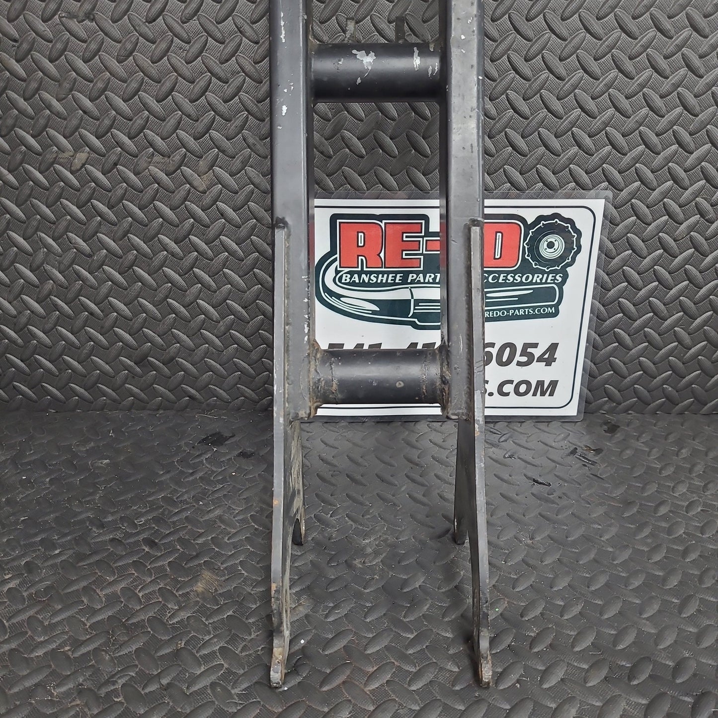Aftermarket Square Body Swingarm w/ Round Style Carrier *USED*