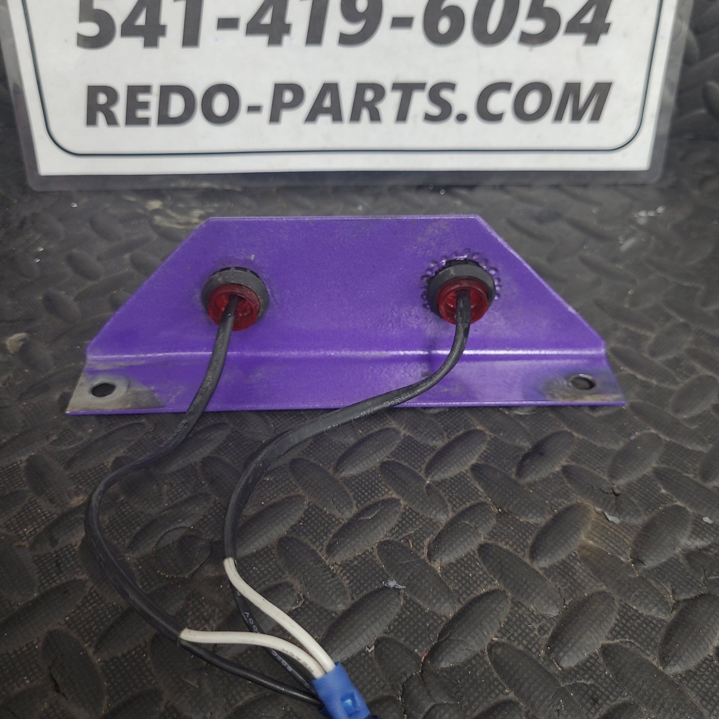 Aftermarket Running Lights w/ Bracket *USED*