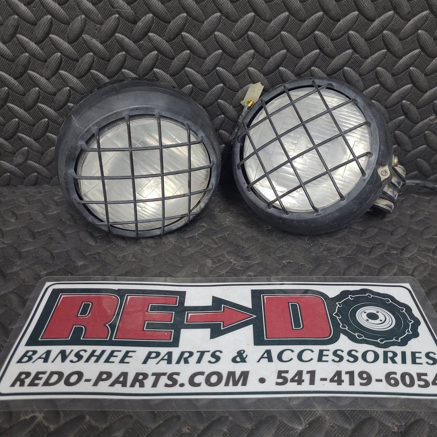 OEM Headlights Flat Connector *USED*