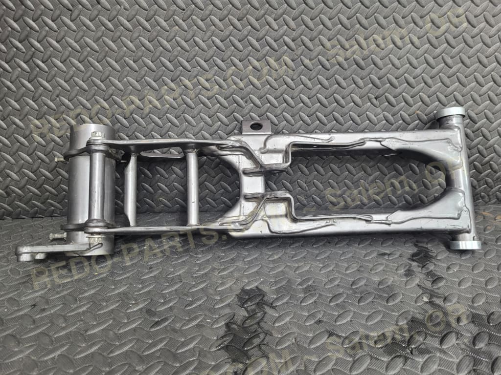 +4 Modified OEM Swingarm Silver w/ Carrier *USED* - Parts - Used