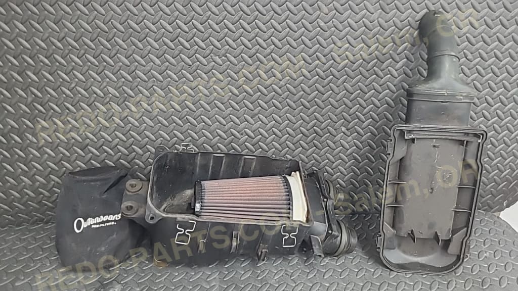 Factory OEM Airbox Complete w/ K&N Airfilter *USED LIKE NEW* Parts - Used