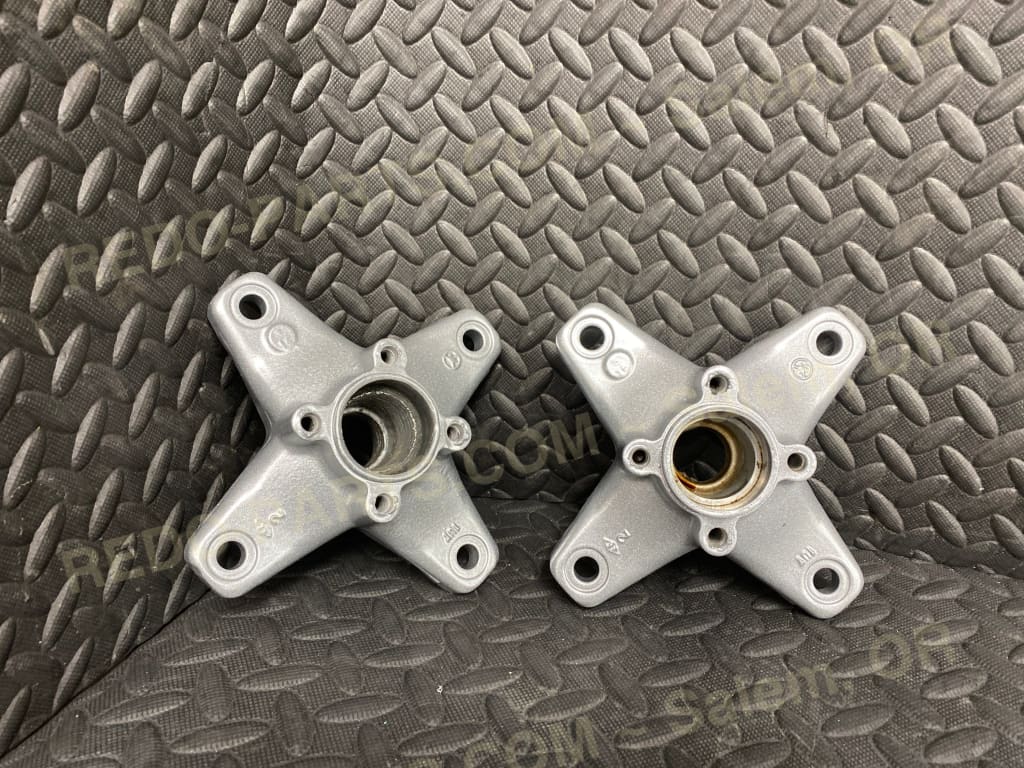 Powder Coated OEM Front Hubs A-Arm Style - Silver *USED* - Parts - Used