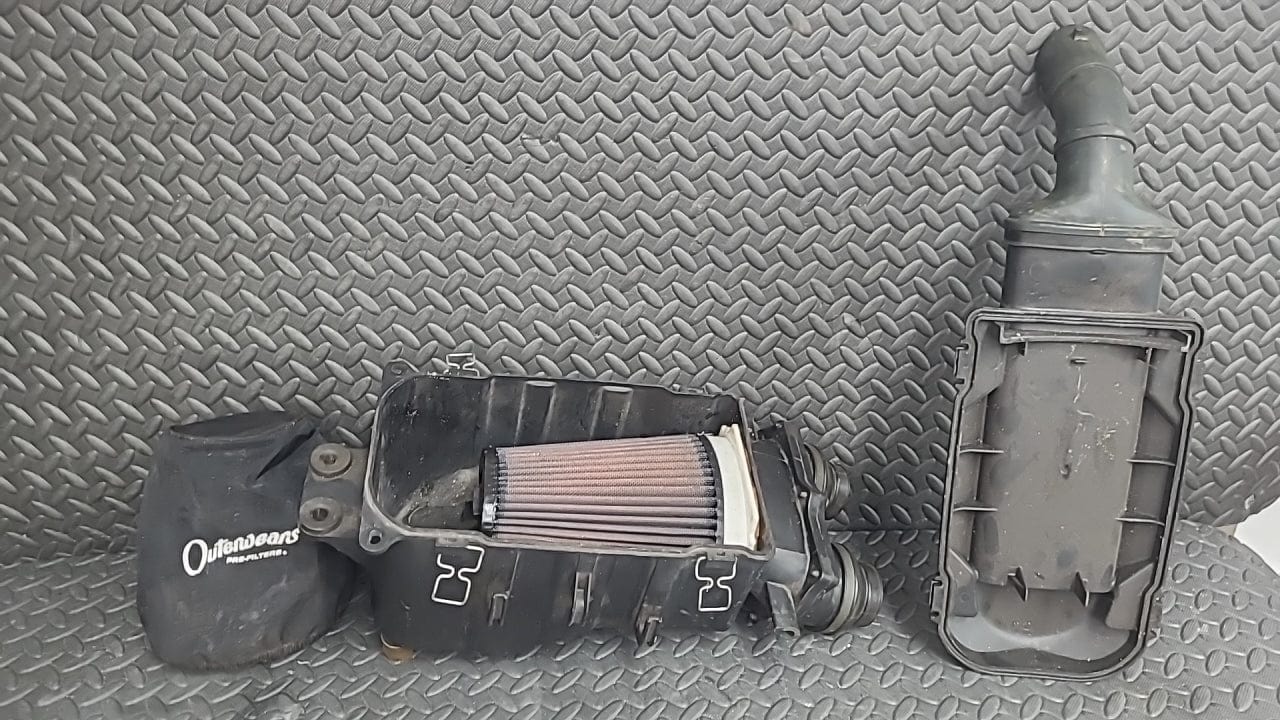 Factory OEM Airbox Complete w/ K&N Airfilter *USED LIKE NEW*