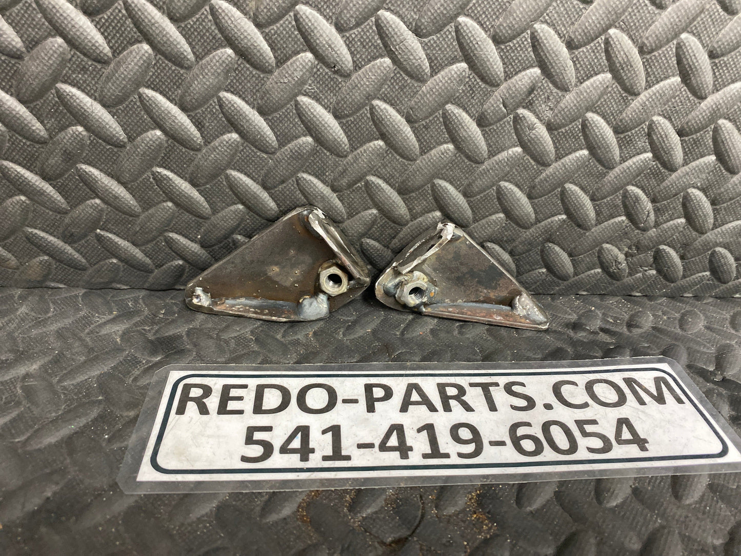 Aftermarket Rear Heel Guard Brackets (stock photo) *USED*