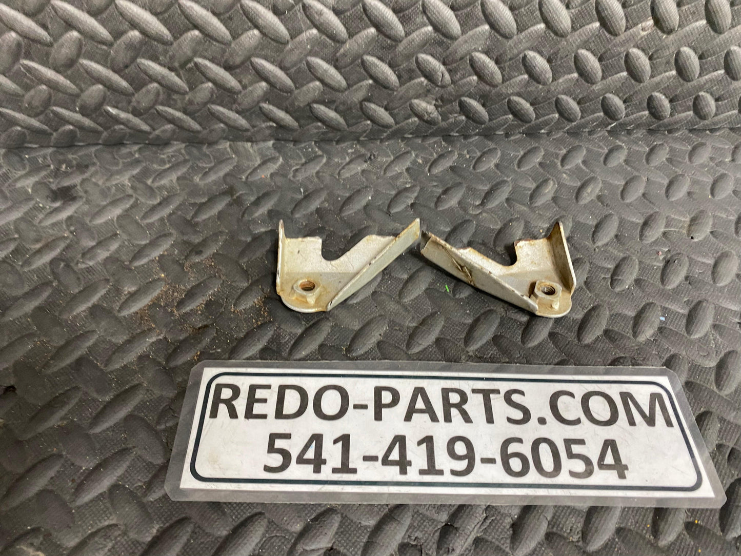 Aftermarket Rear Heel Guard Brackets (stock photo) *USED*