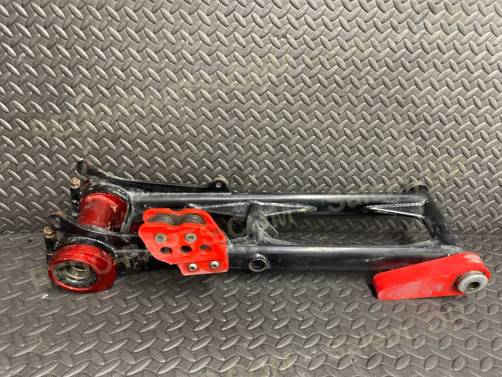 Aftermarket Swing Arm with Carrier. *USED*