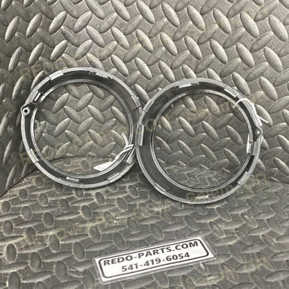 Factory OEM Headlight Retainer Ring w- Adjustment Screw Newer Style 02-06 Housing No Grill Stock Photo *USED* Parts