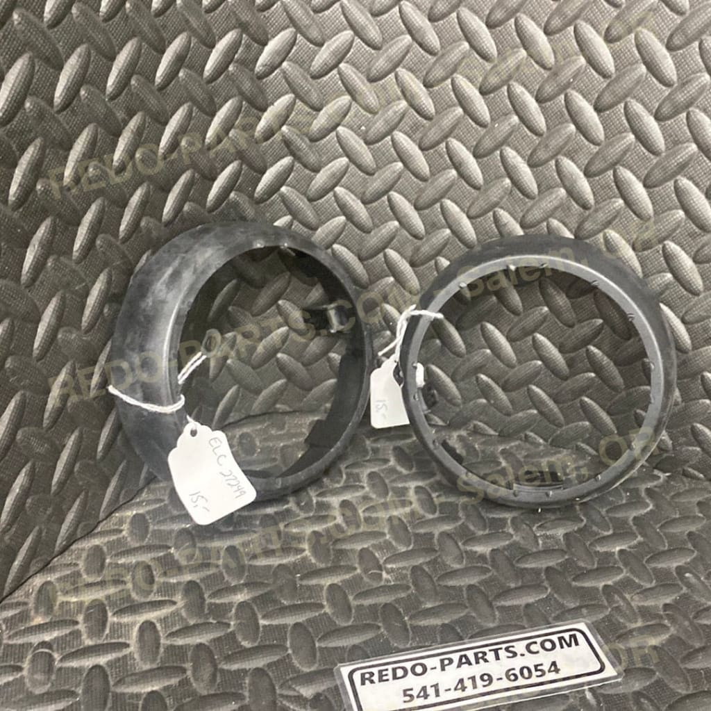 Factory OEM Headlight Retainer Ring w- Adjustment Screw Newer Style 02-06 Housing No Grill Stock Photo *USED* Parts